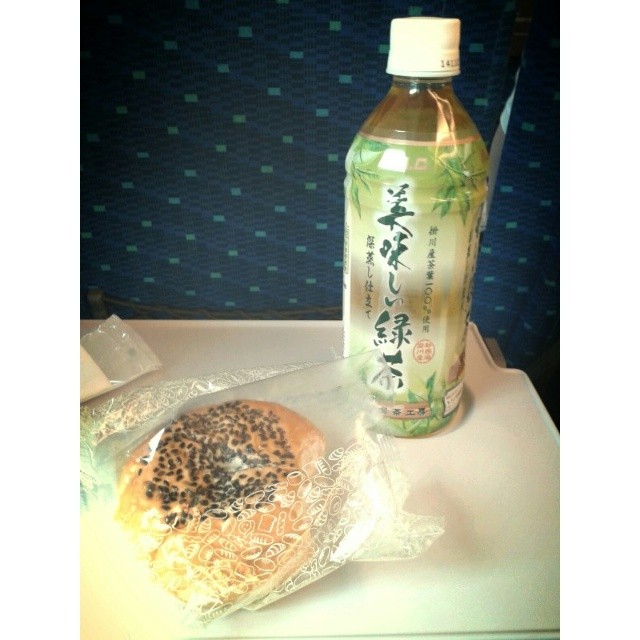 10_japan_tea_breakfast_shinkansen